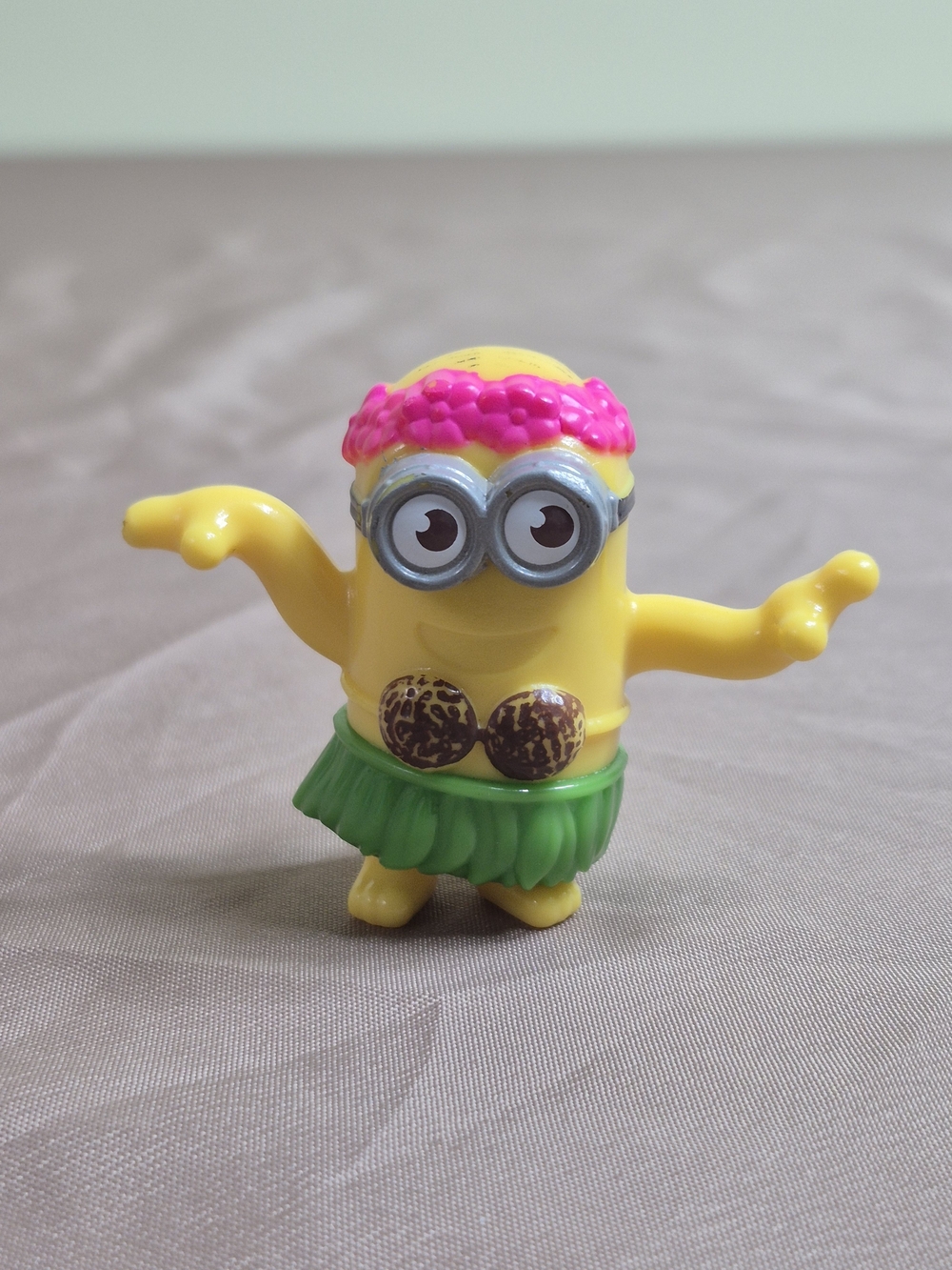 McDonald’s Happy Meal Toy 2019 Minions Rise of Gru Hula Hawaiian Dave Figure